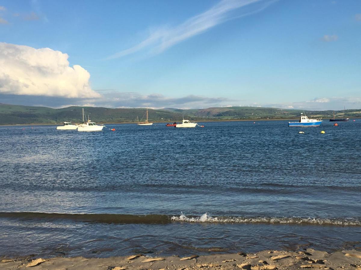 Beautiful Aberdovey Seafront Apartment 2 阿伯蒂费 外观 照片