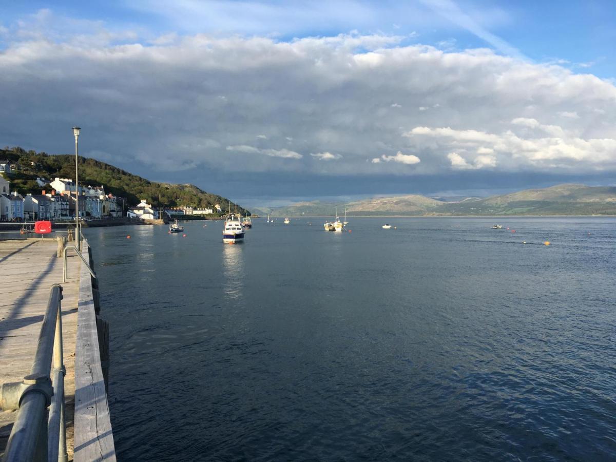 Beautiful Aberdovey Seafront Apartment 2 阿伯蒂费 外观 照片