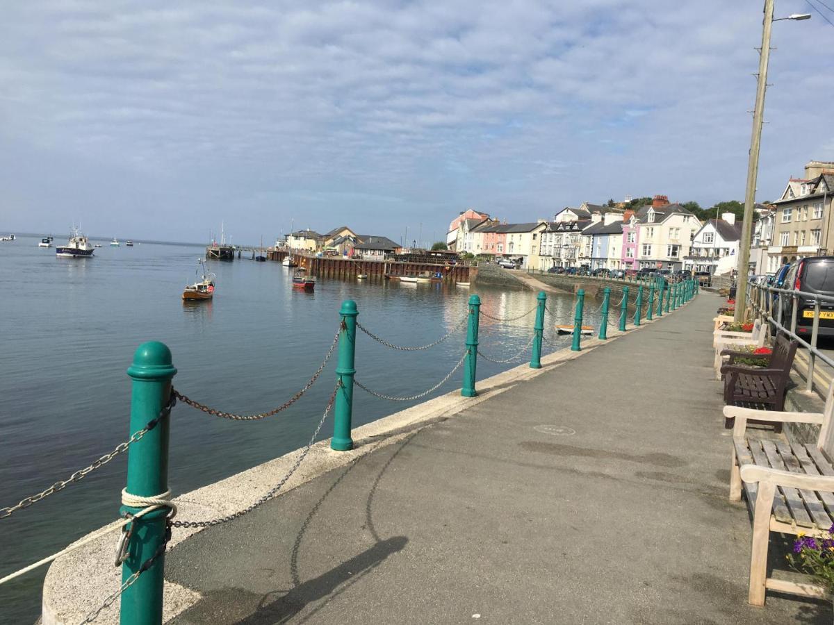 Beautiful Aberdovey Seafront Apartment 2 阿伯蒂费 外观 照片