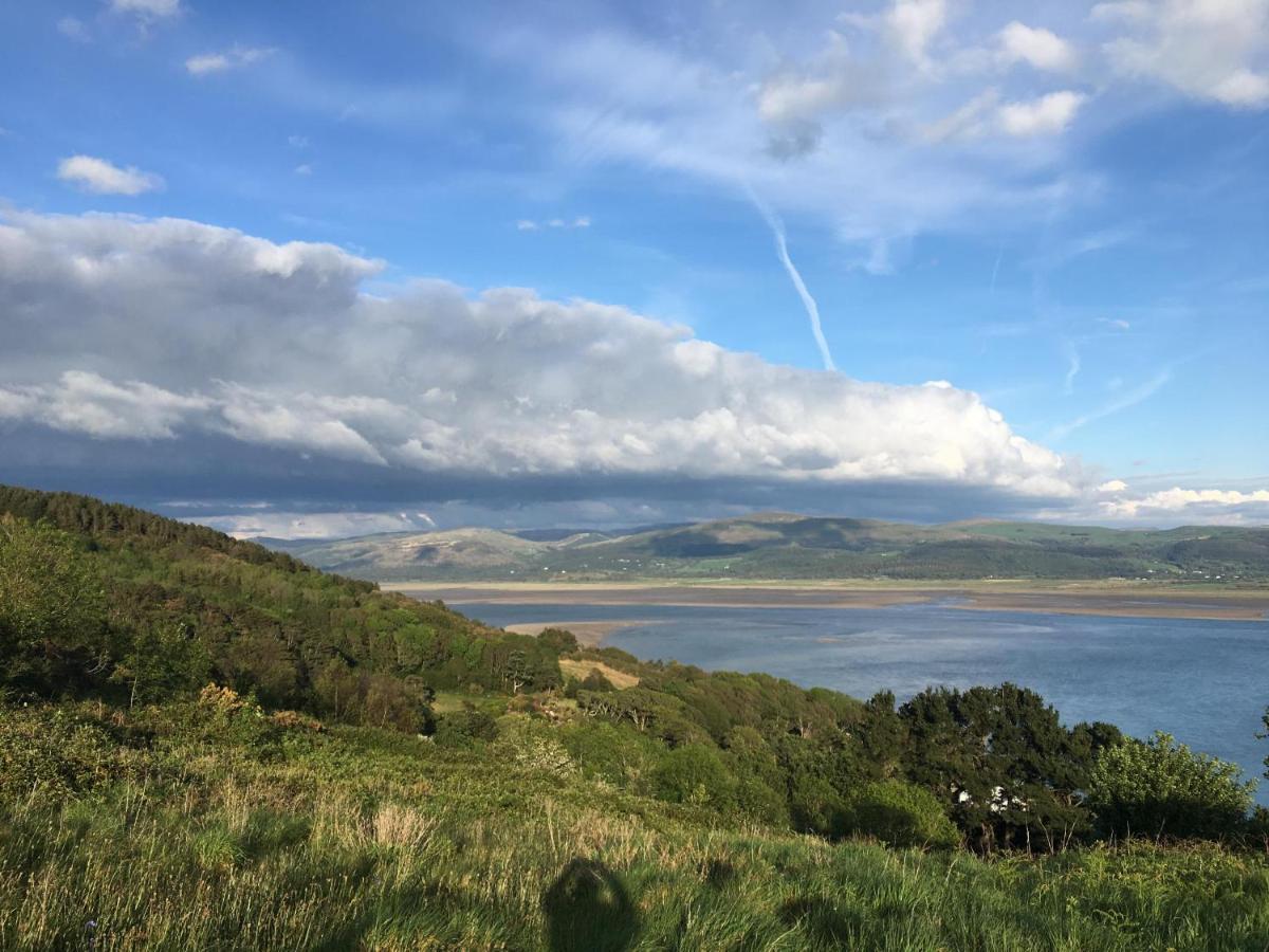 Beautiful Aberdovey Seafront Apartment 2 阿伯蒂费 外观 照片